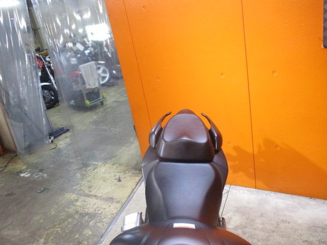 シートもこの通り破れもなければへたりもありません！トルクが太いのでタンデムも楽々の一台ですよ！！